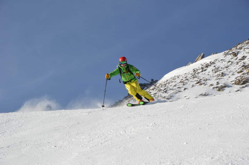 Off-piste ski en snowboard training in de Alpen