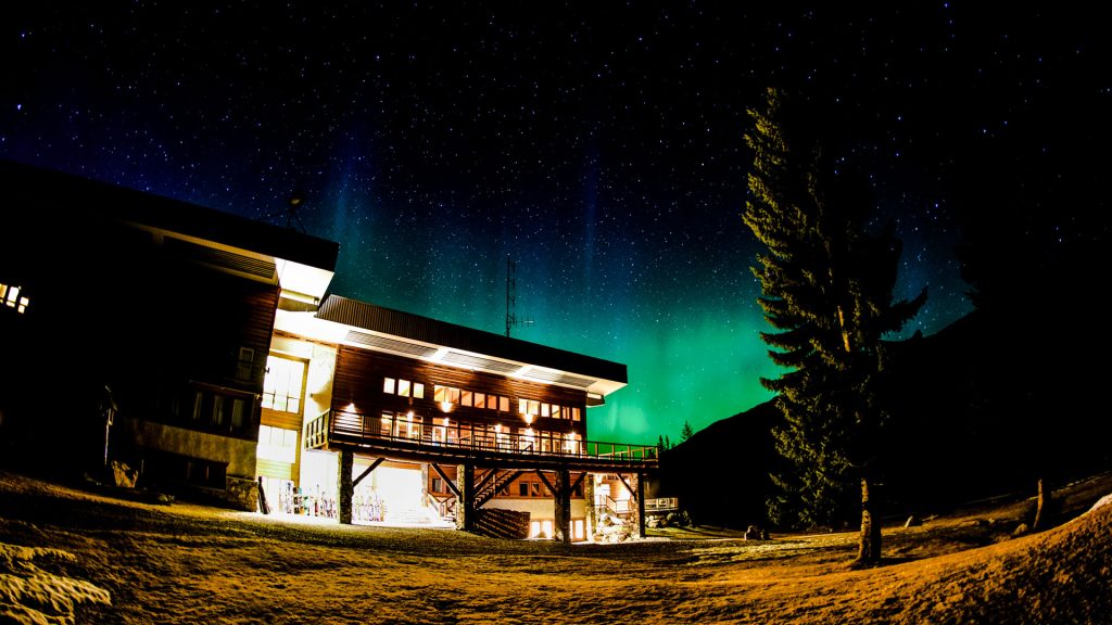 CHM Heliskiing - Bobbie Burns