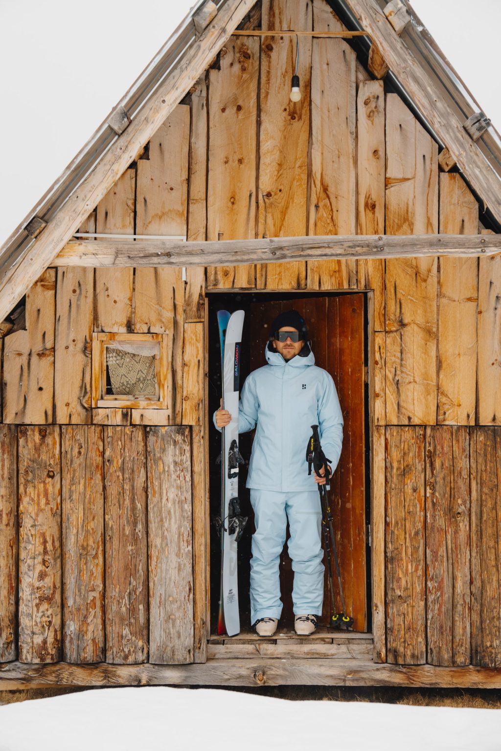Poederbaas Catski Albanië Hut